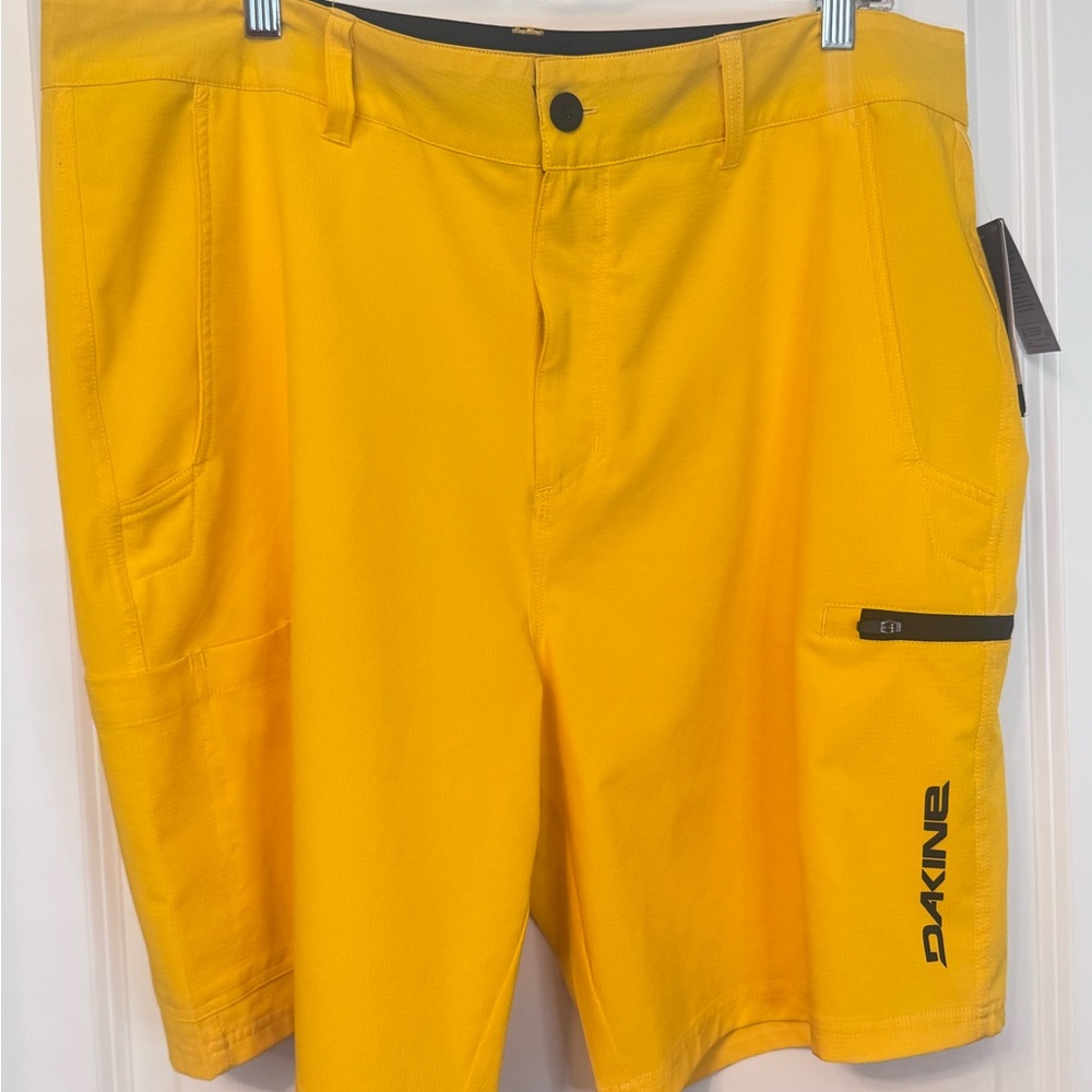 Dakine Men's Bright Yellow Board Shorts size 40 NWT
